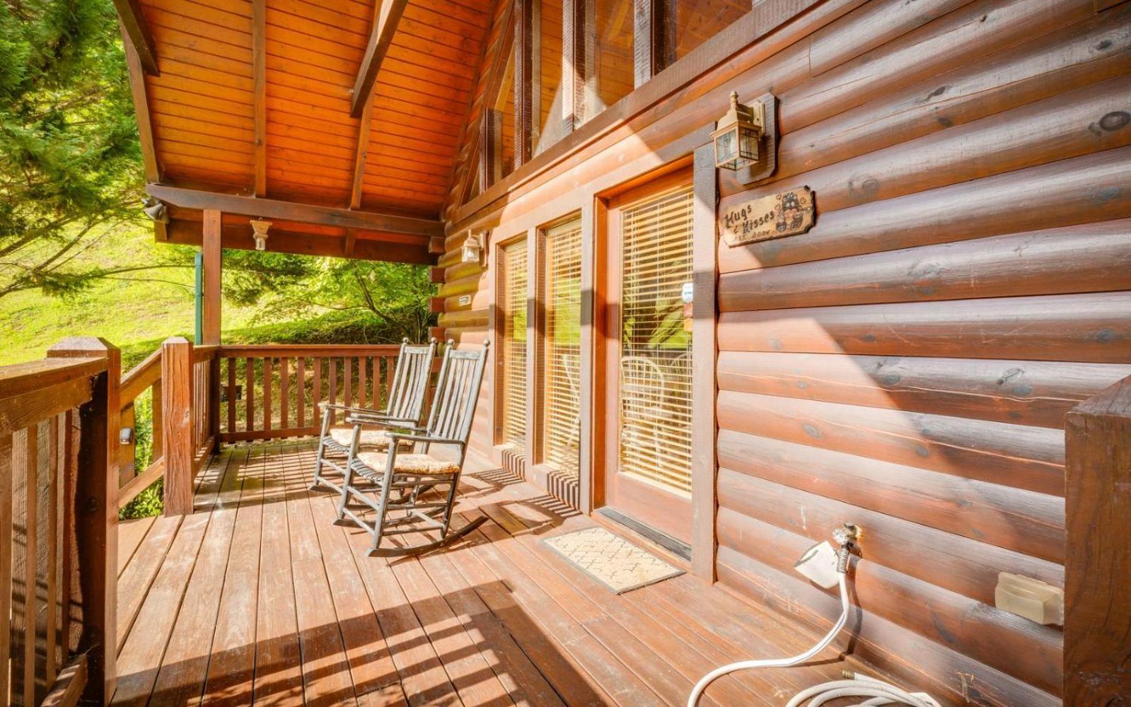 Hugs N Kisses Pool Table Hot Tub Pool Table Community Pool Close To Downtown Gatlinburg Extérieur photo