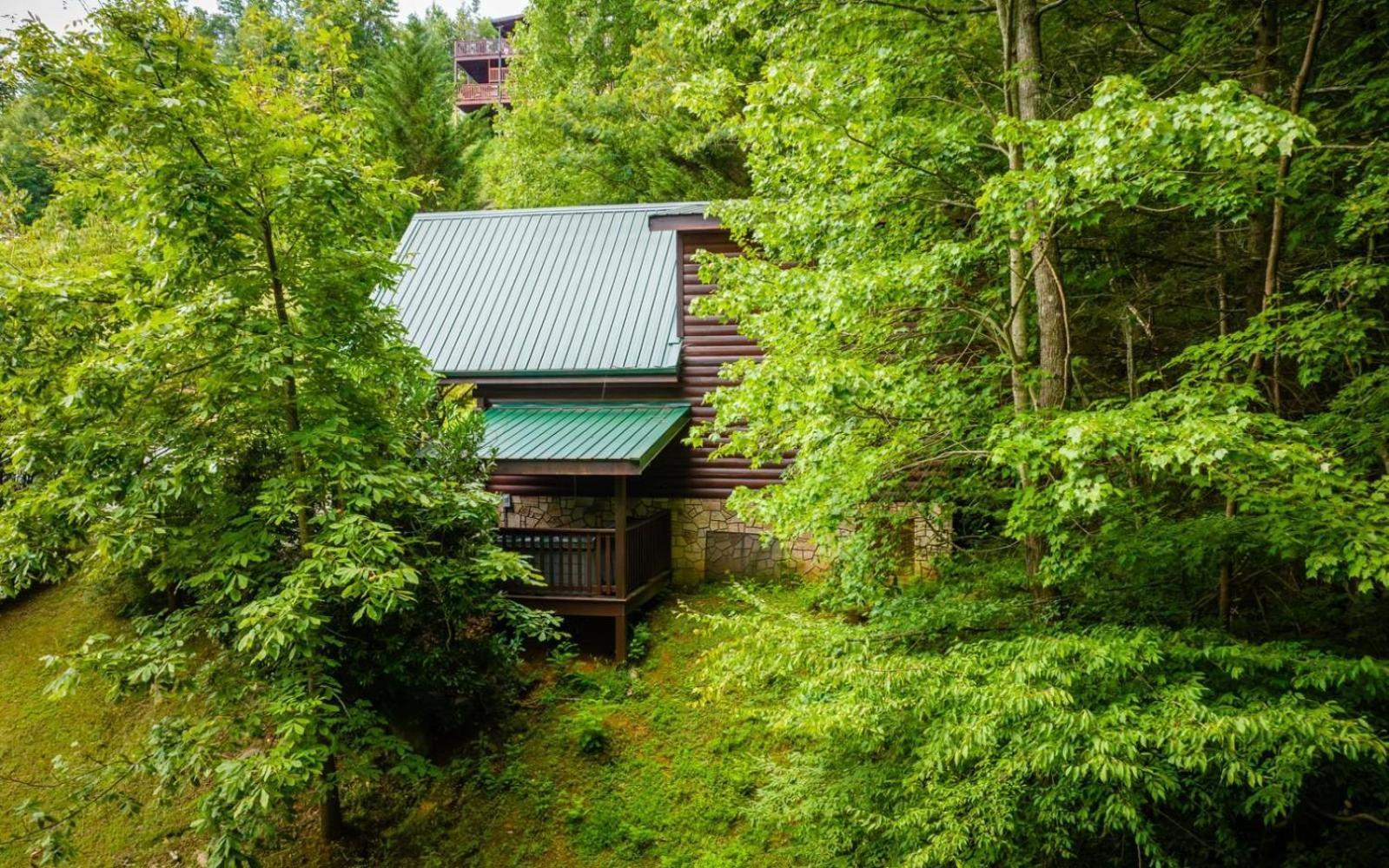 Hugs N Kisses Pool Table Hot Tub Pool Table Community Pool Close To Downtown Gatlinburg Extérieur photo
